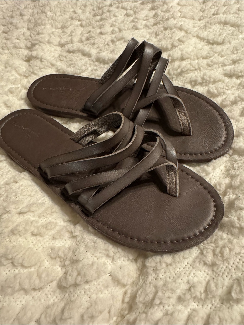 Universal thread brown sandals size 9.5 like new